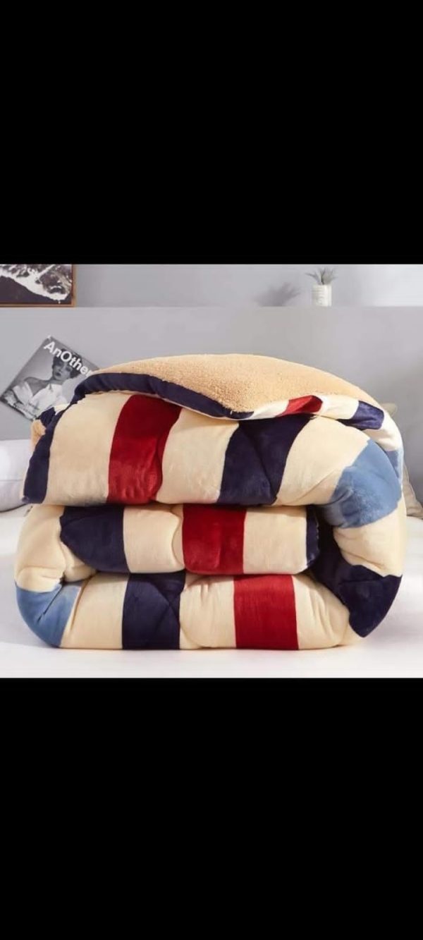Single Woolen Duvet - 5x6 - Image 4